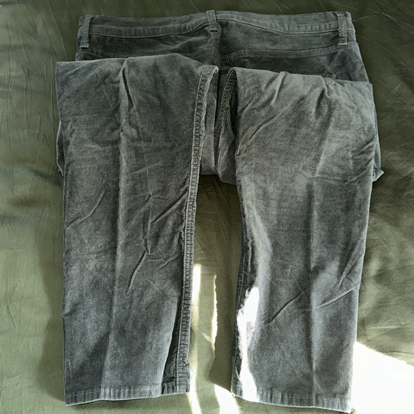 High Rise Vintage Slim Cords With Washwell (emerald green corduroy GAP pants) - Picture 7 of 7